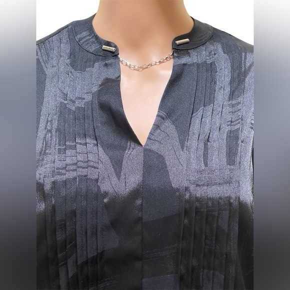 CAlVIN KLEIN JACQUARD BLACK BLOUSE PLEATED V-NECK WOMEN ASYMMETRICAL PRINT SMALL - Picture 2 of 10
